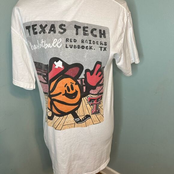 TEXAS TECH RED RAIDERS "BASKETBALL TOON SPORTS" COMFORT COLOR WHITE T-SHIRT - Picture 3 of 4